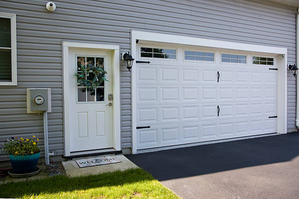 24/7 Emergency Garage Door Panel Replacement experts in Merkel, TX